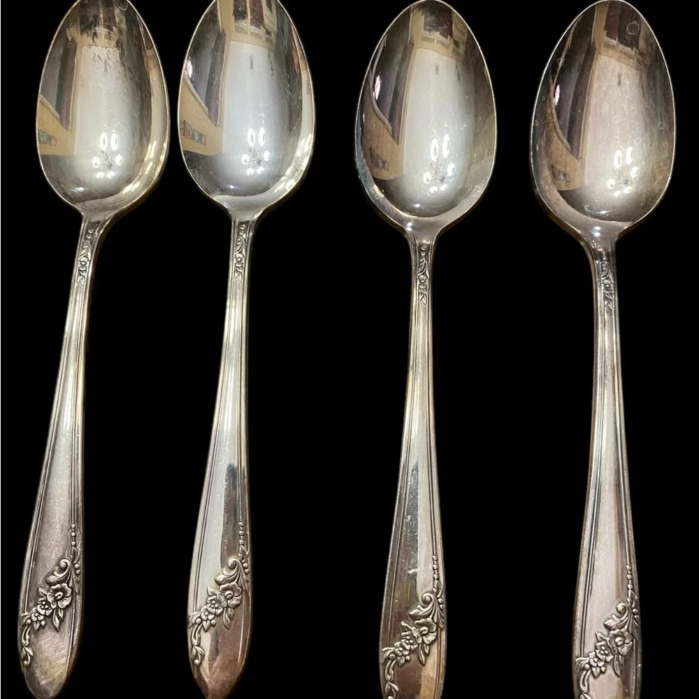 Vintage 1946 Oneida Tudor Plate Queen Bess Silverplate Teaspoons - Set of 14